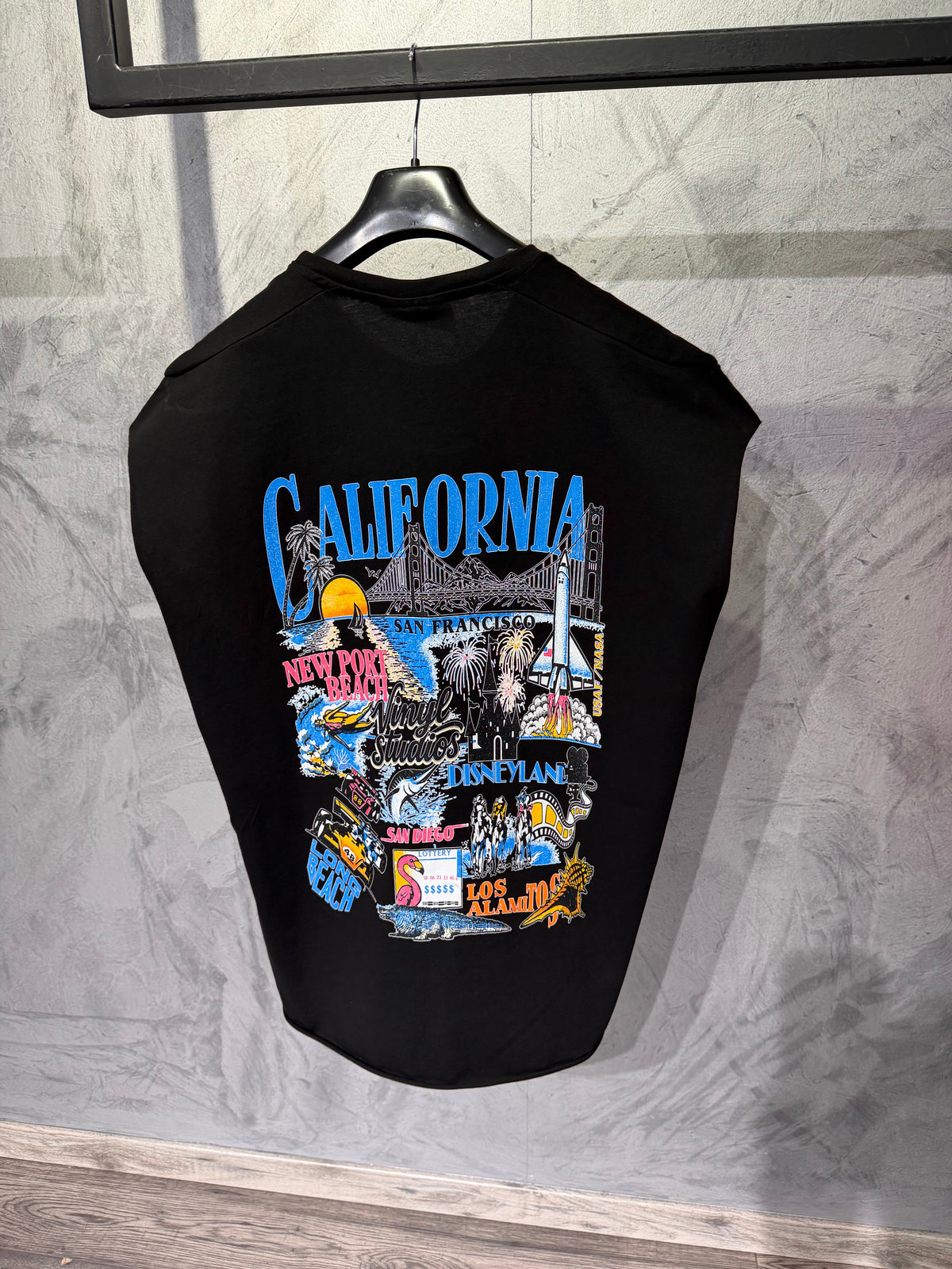 Vinyl sleeveless tee california coast black - oversized