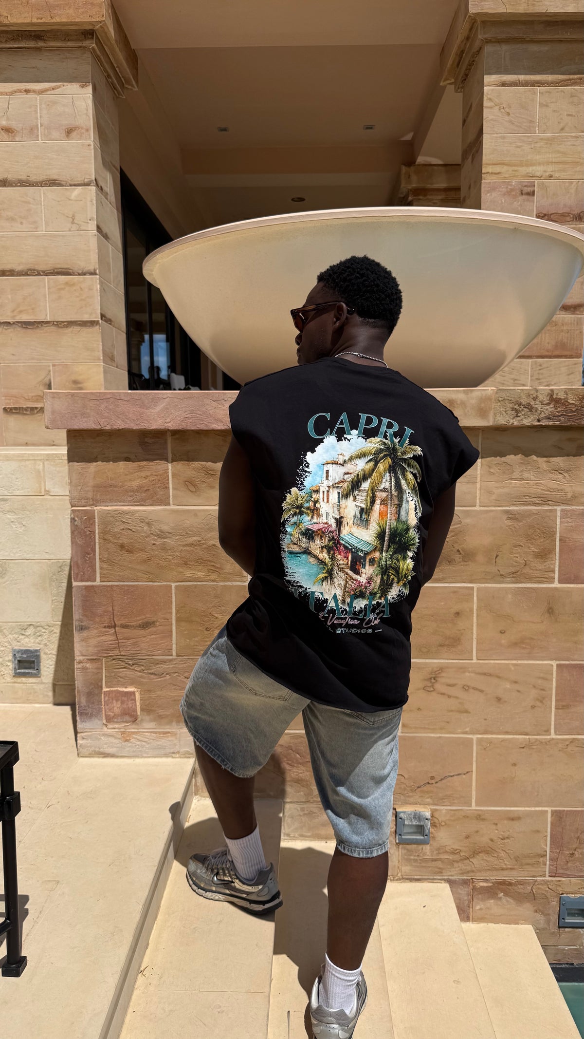 Vinyl sleeveless tee capri italia resort black - oversized