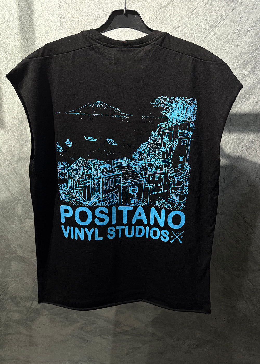 Vinyl sleeveless tee positano black - oversized